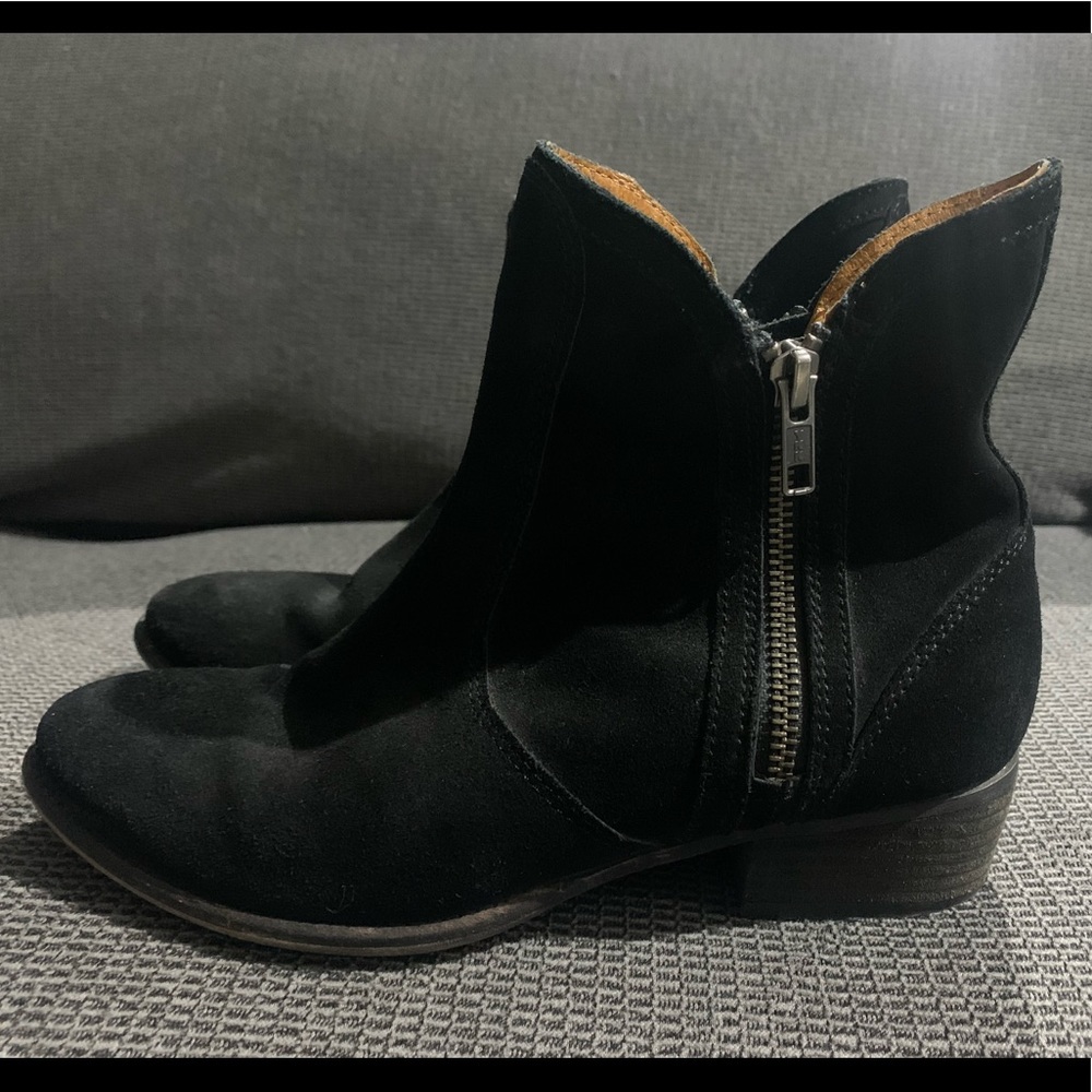 Seychelles Black Suede Booties Size: 7